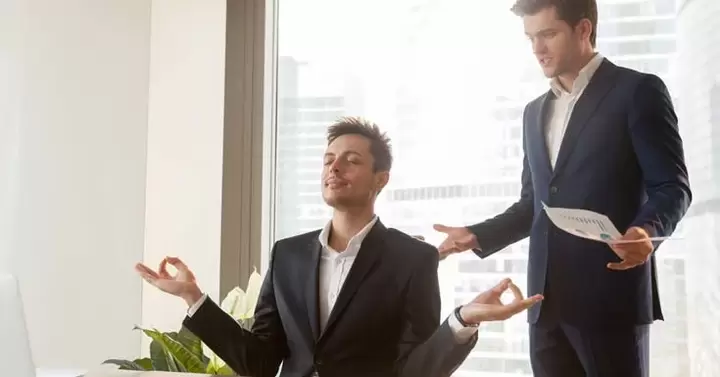 Machen Sie eine Pause von der Arbeit, um die Kraft auf natürliche Weise zu steigern