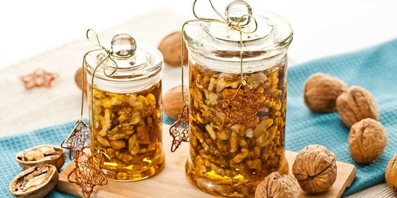 Nüsse mit Honig gesunde Lebensmittel, die die männliche Potenz steigern können